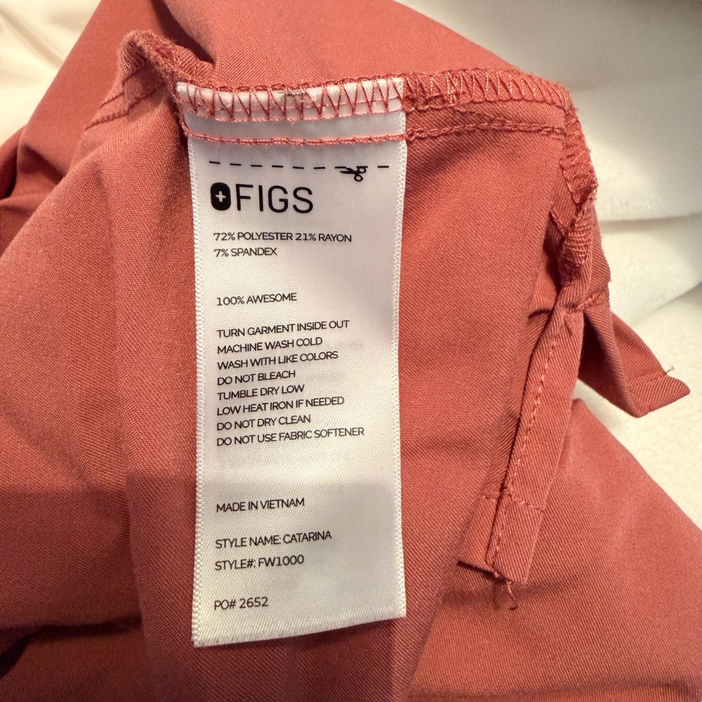 Catarina -One Pocket Scrub Top - Picture 4 of 4